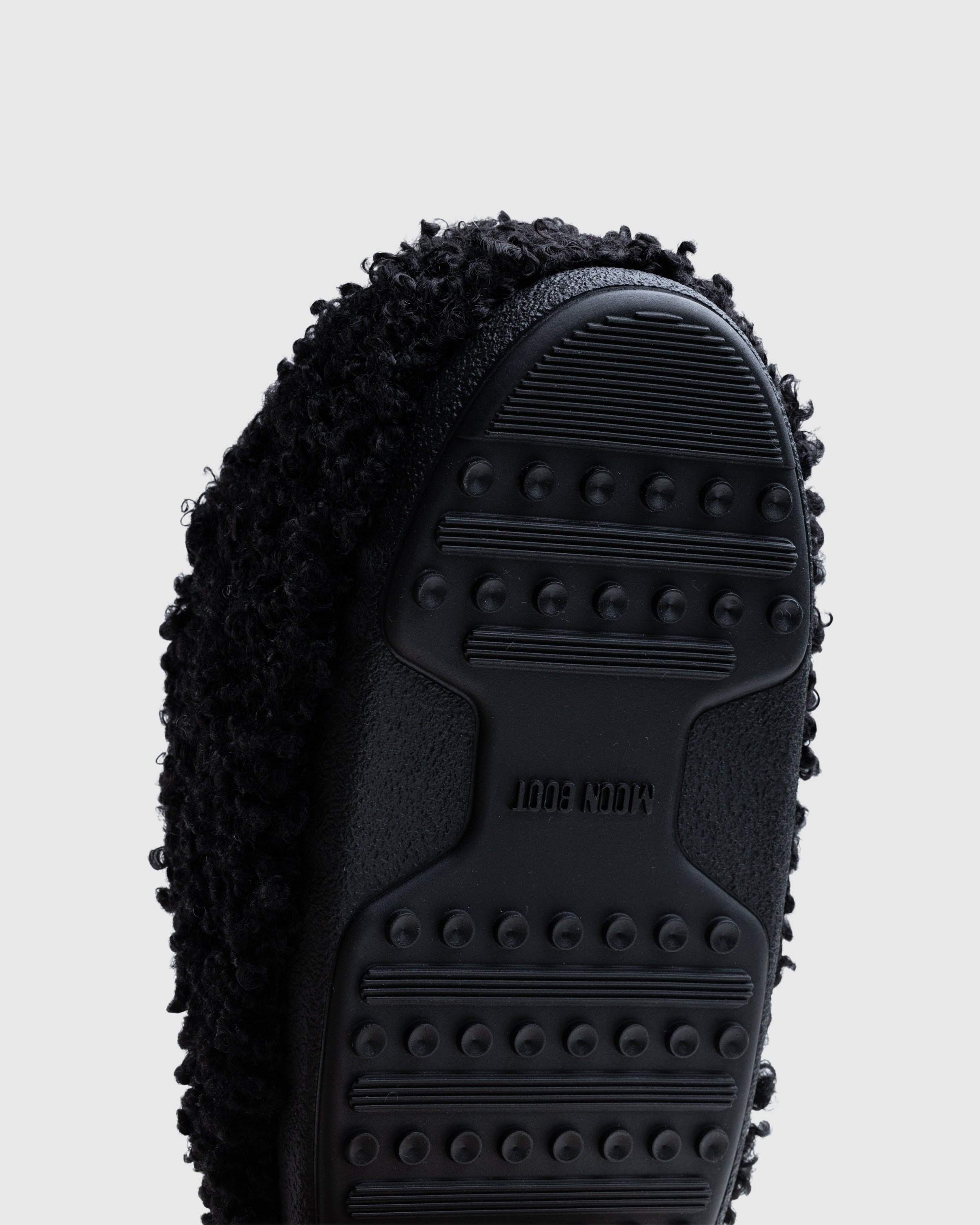 Moon Boot – Faux Curly Sandal Band Black - Sandals & Slides - Black - Image 6