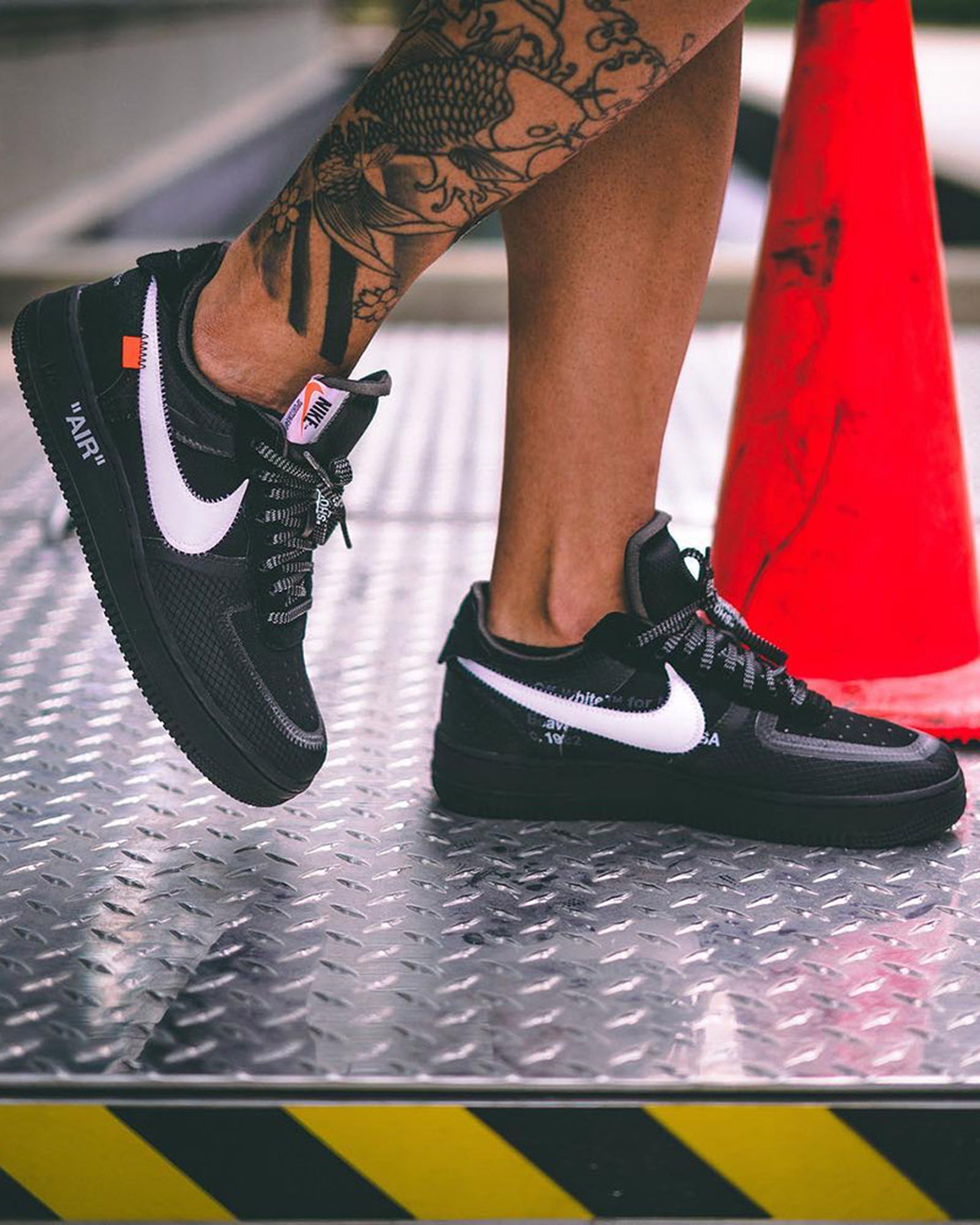 bureau vasteland beest OFF-WHITE x Nike Air Force 1 “Black”: On-Foot Pictures Surfaced