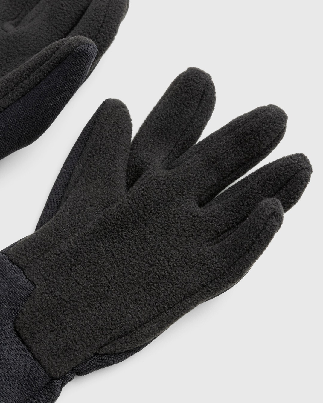 C.P. Company – Seamless Gloves Black - 5-Finger - Black - Image 4