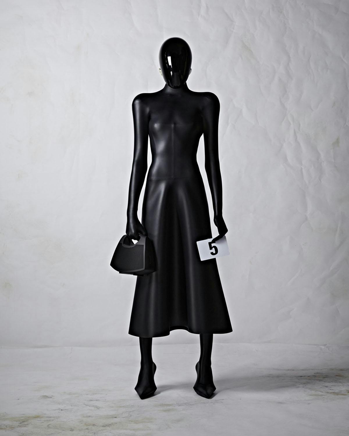 balenciaga-couture-2022-kim-kardashian-5