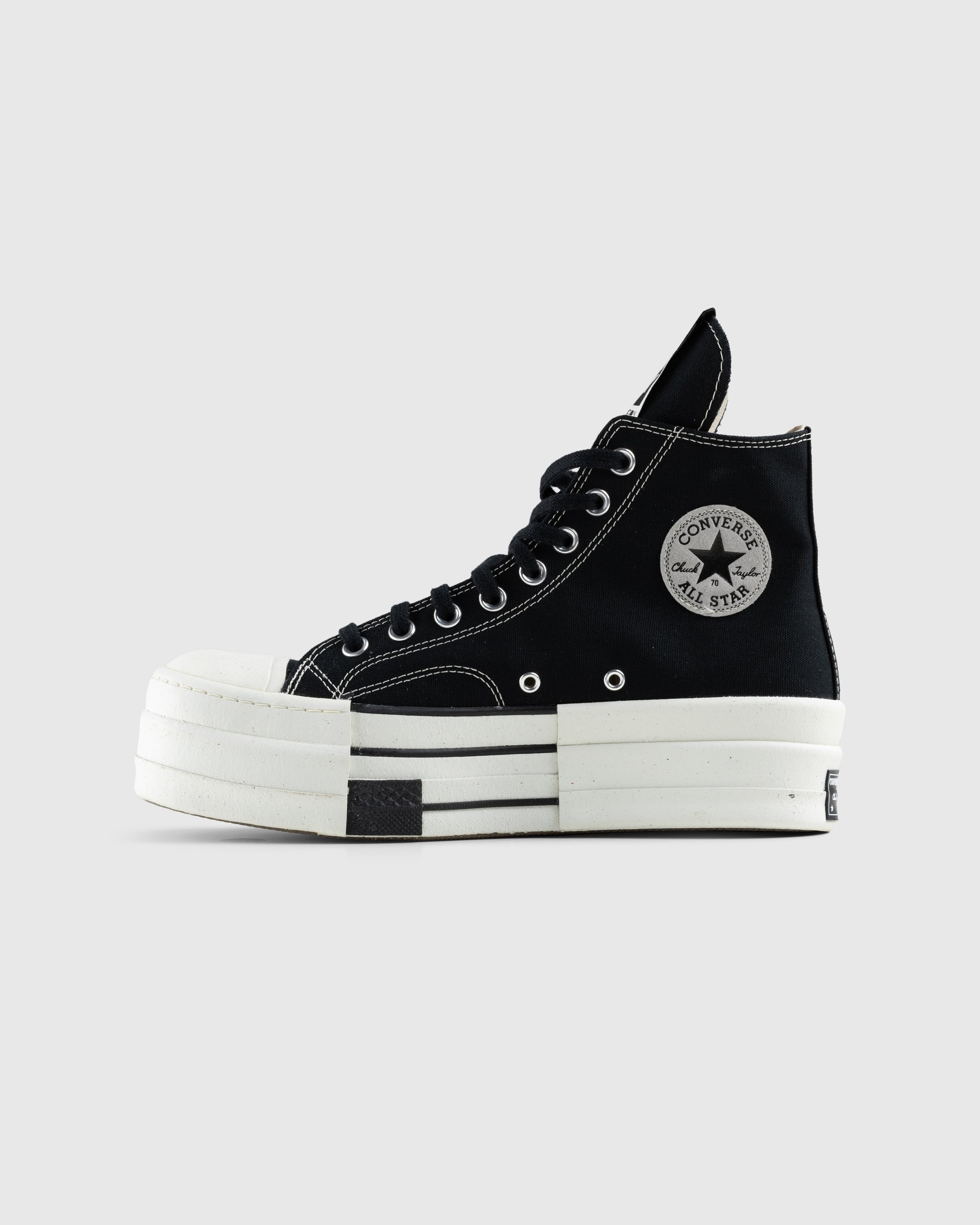 Black and shop white chunky converse