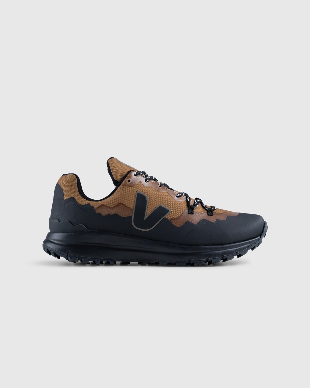 VEJA – Fitz Roy Trek Shell Terra Black - Sneakers - Multi - Image 1