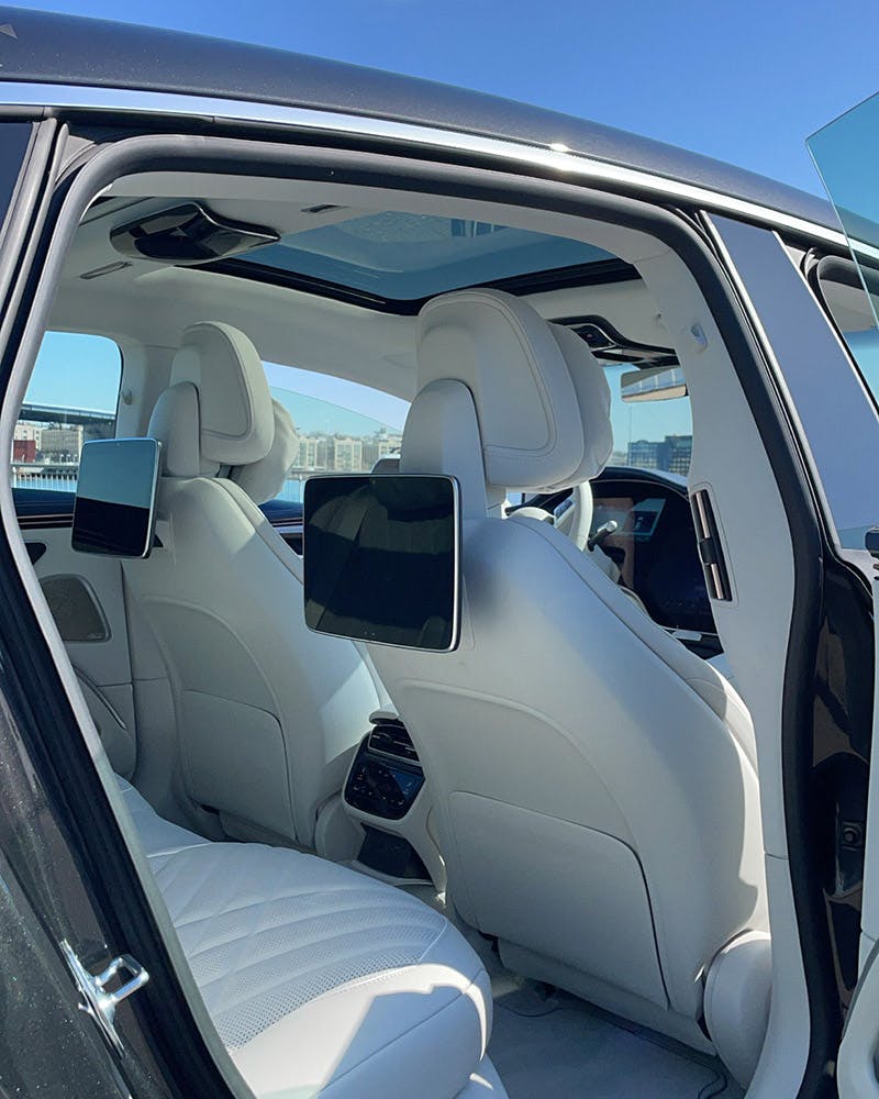 mercedes-benz-eqs-2022-05