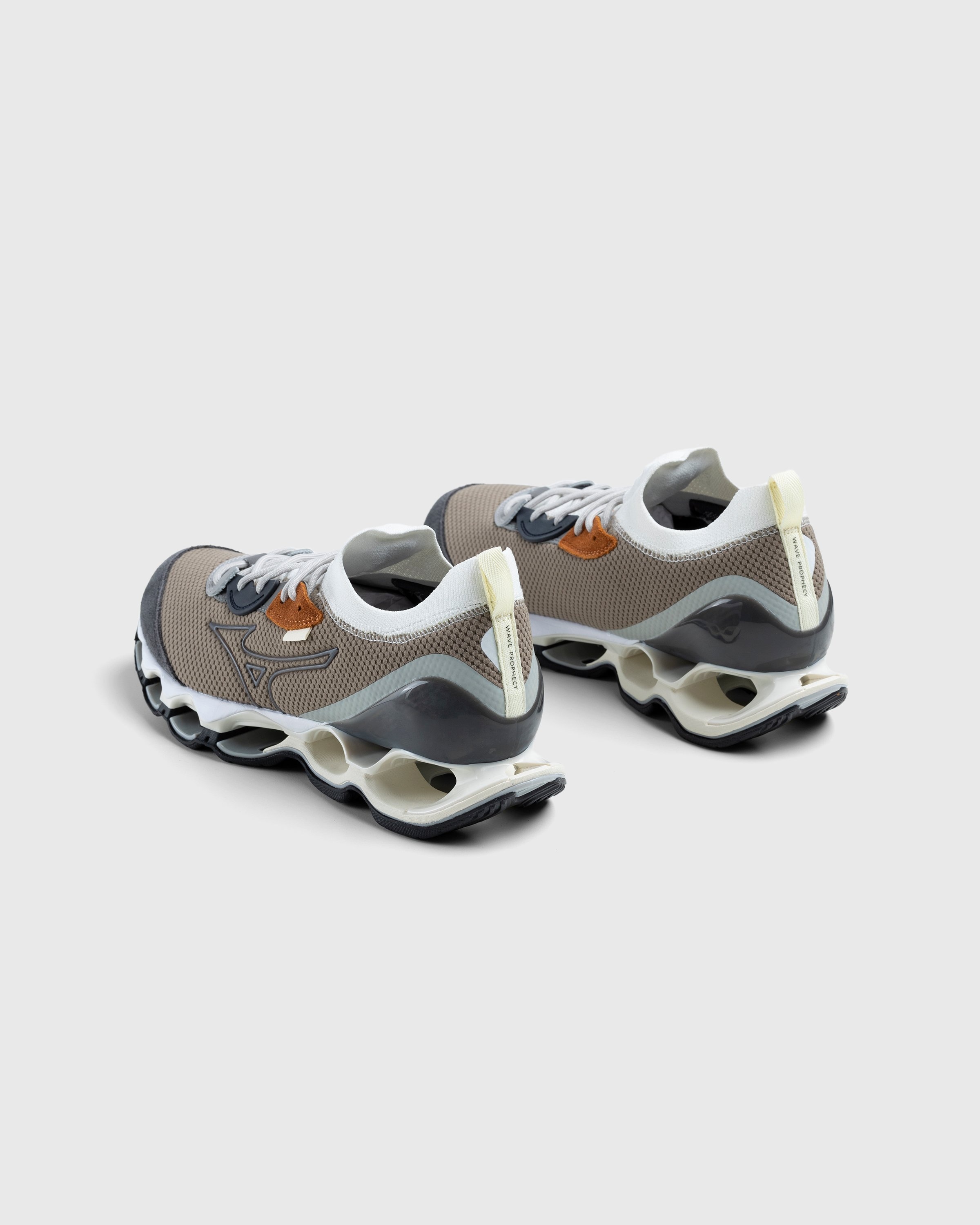 Mizuno – Wave Prophecy Beta Fallen Rock/Harbor Mist - Sneakers - Beige - Image 4