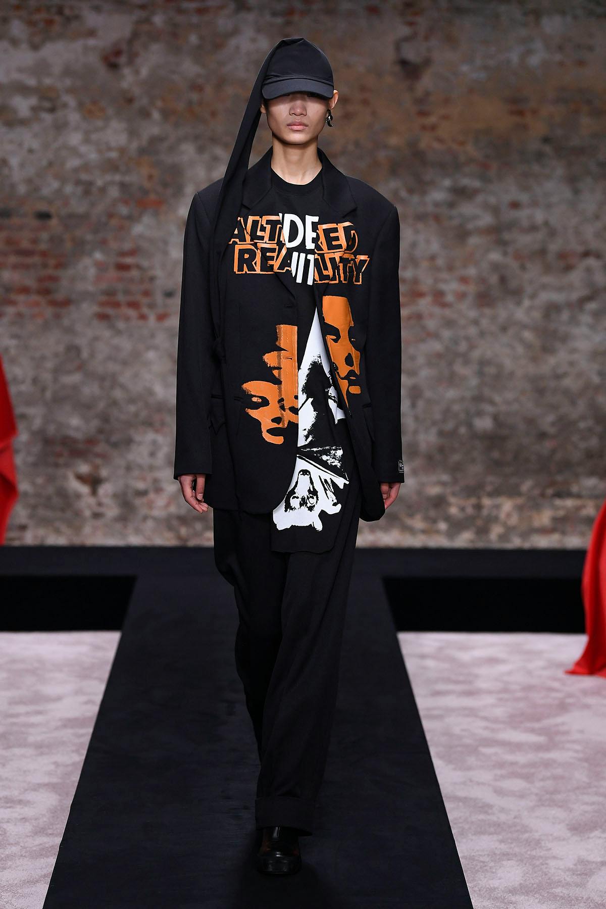 raf-simons-fw22-mens-womens-collection-31