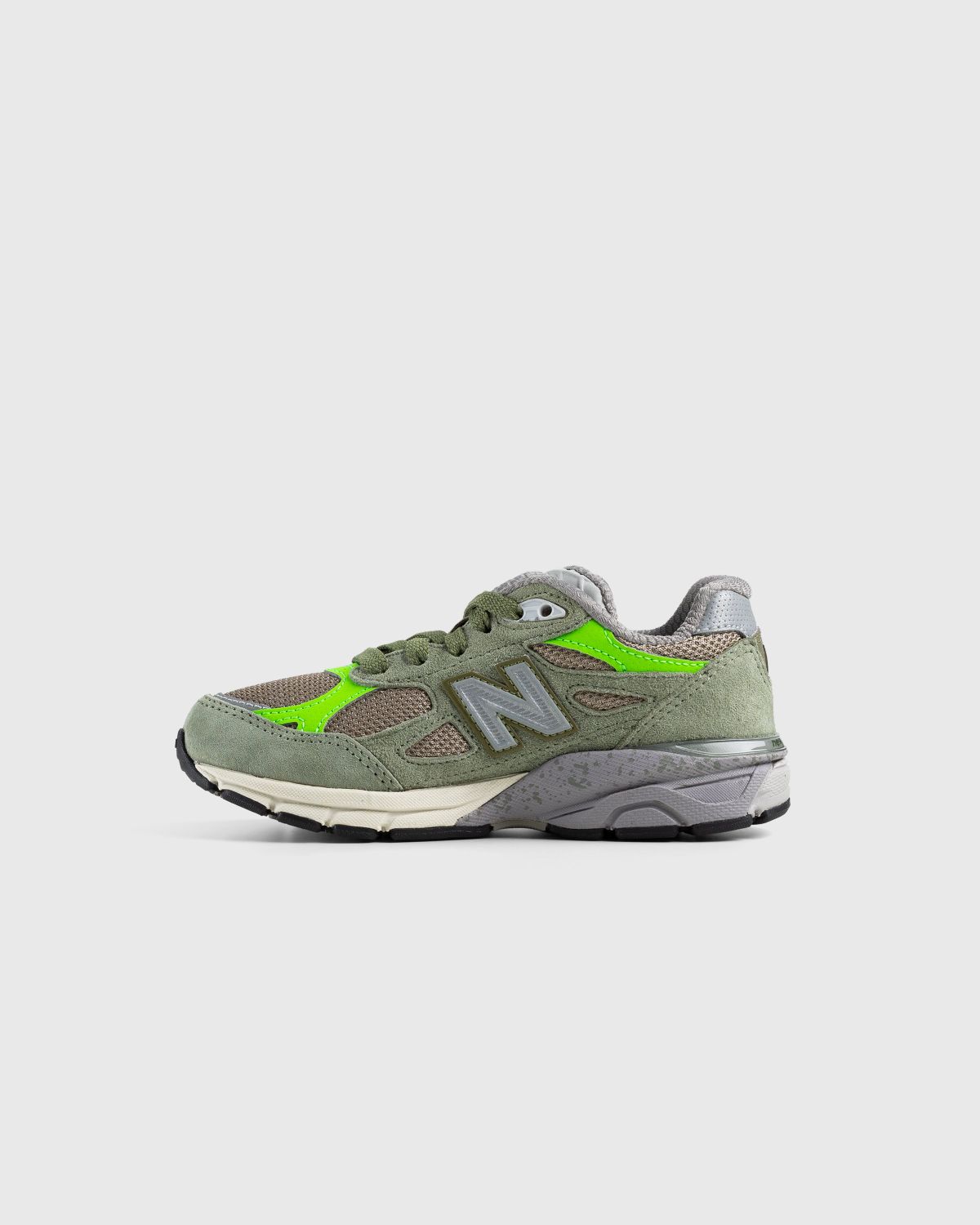 Patta x New Balance – Made in USA 990v3 Olive/White Pepper