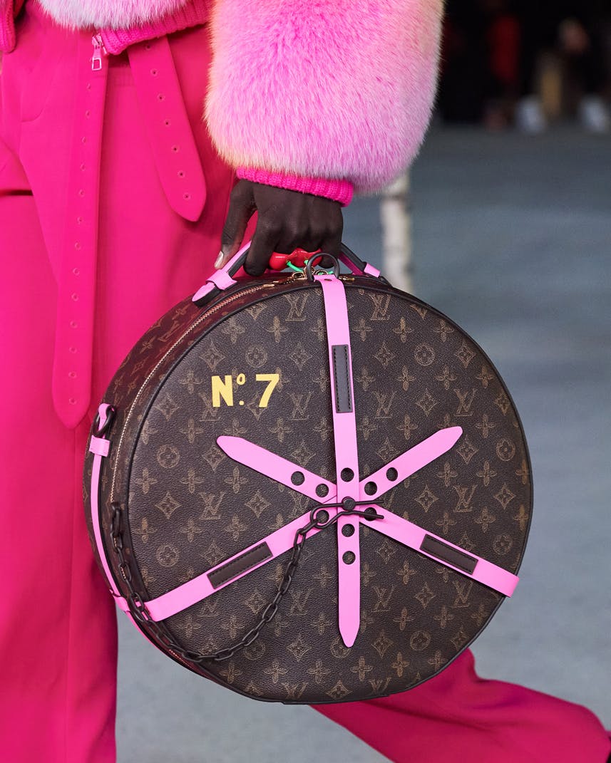virgil-abloh-louis-vuitton-ss22-collection-details-nike (65)
