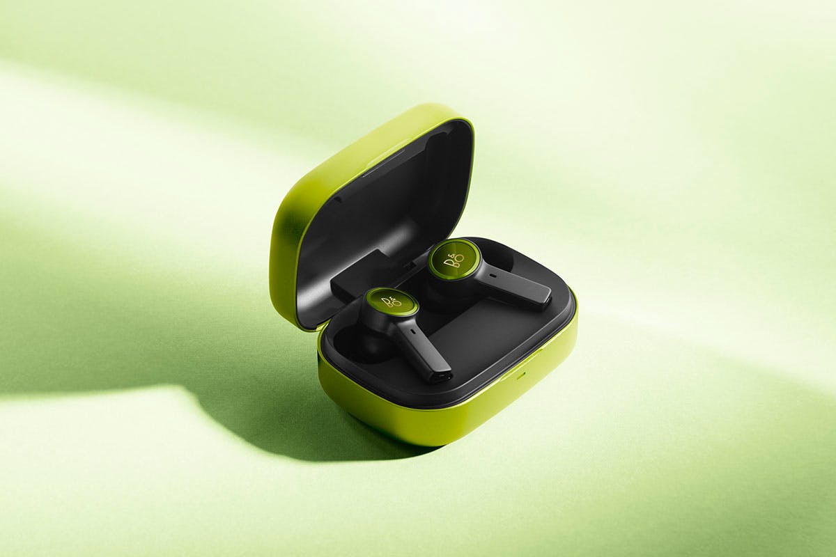 bang-olufsen-beoplay2