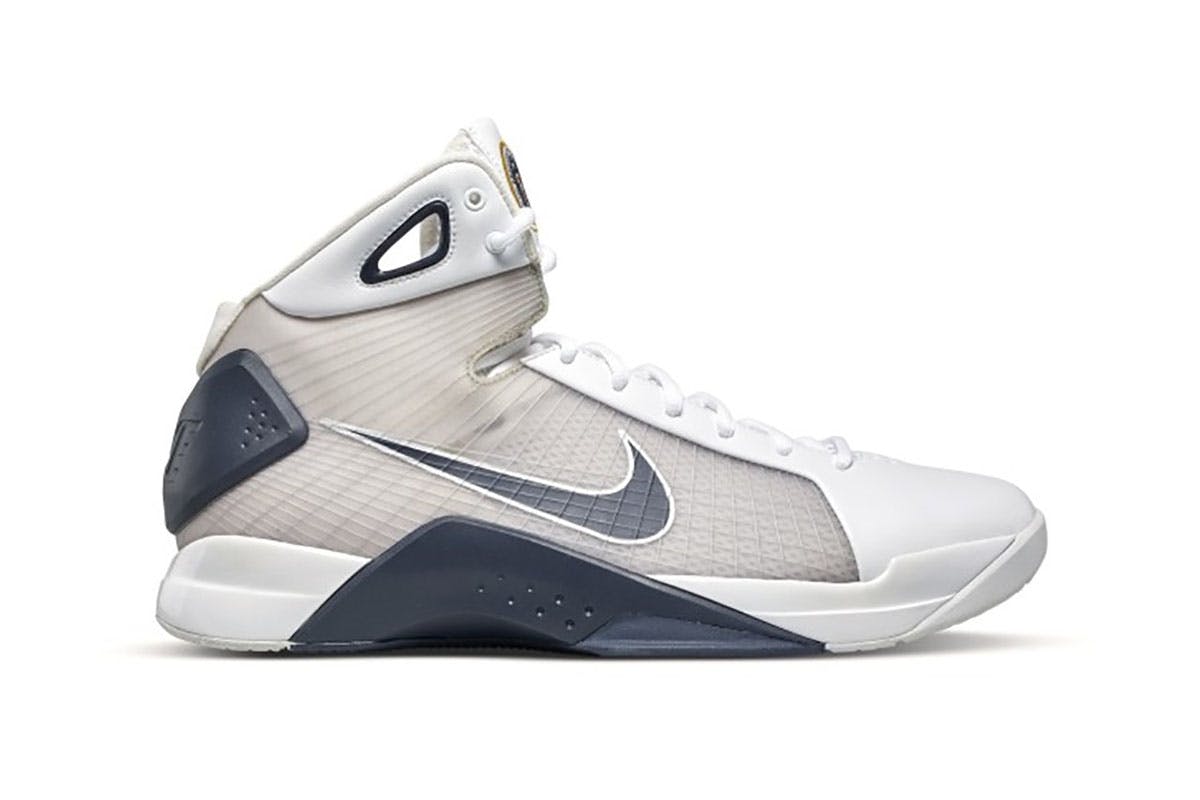 barack-obama-nike-hyperdunk-pe-25000-auction-02