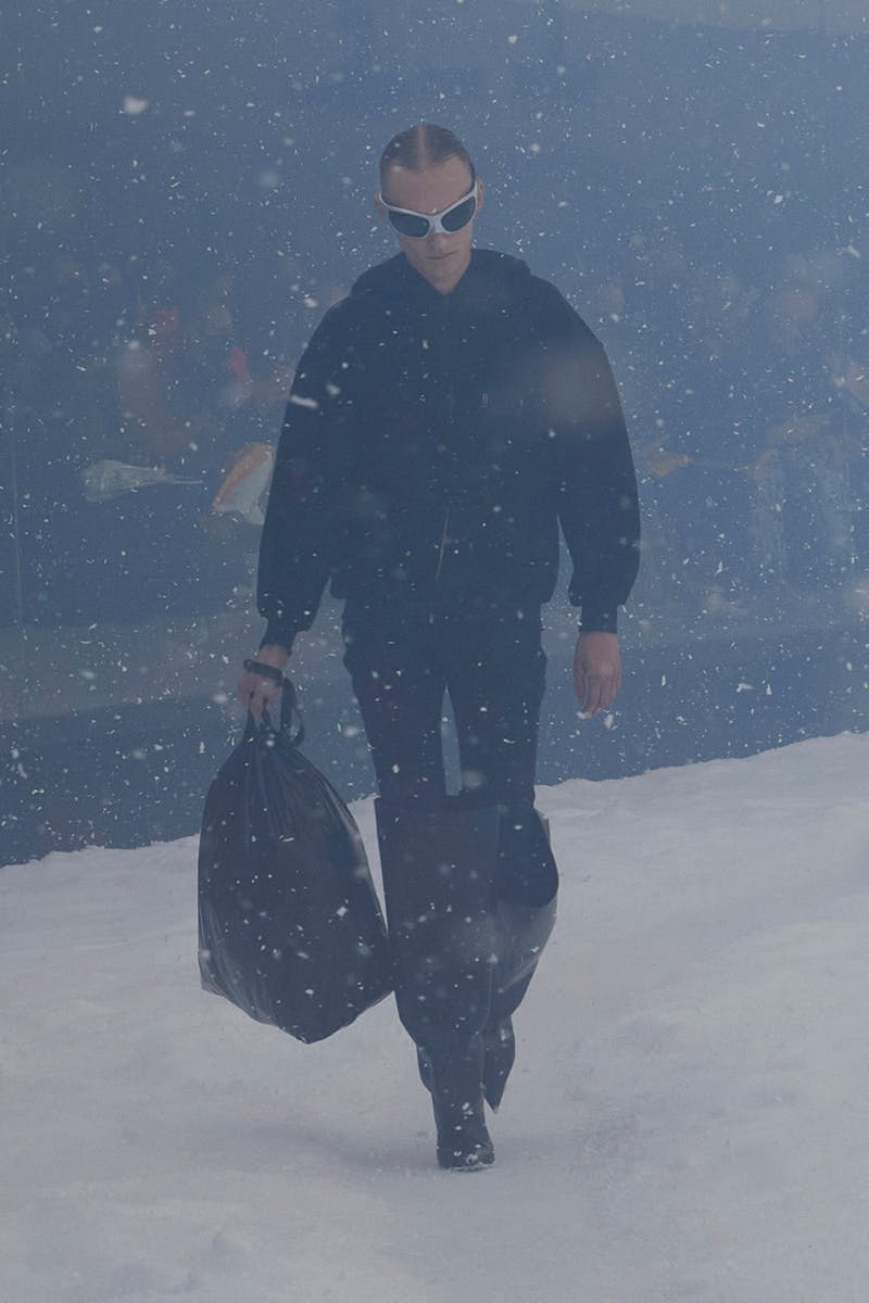 balenciaga-fw22-collection-runway-show-31