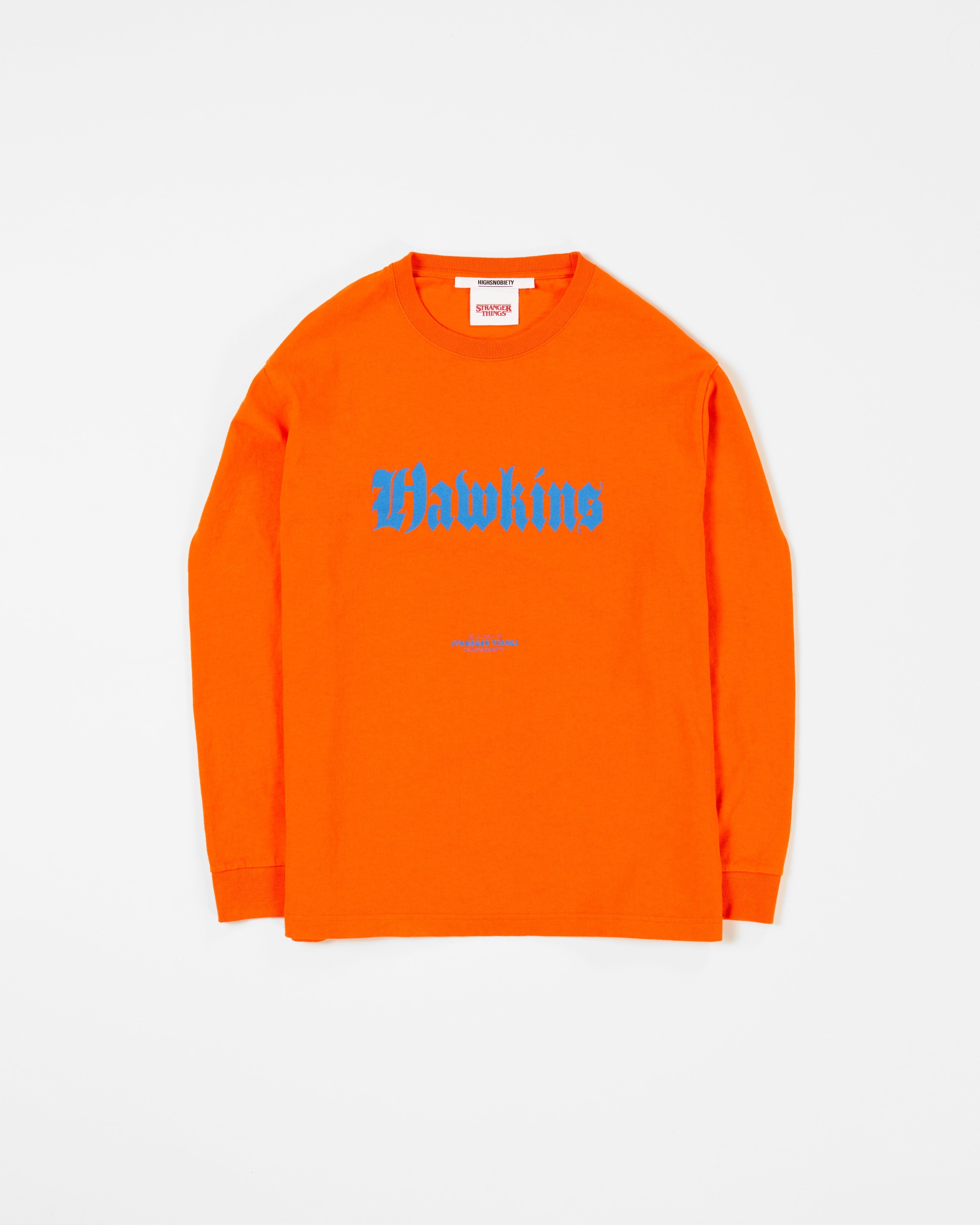 Highsnobiety – Stranger Things Hawkins Lonsleeve Orange - T-shirts - Red - Image 1