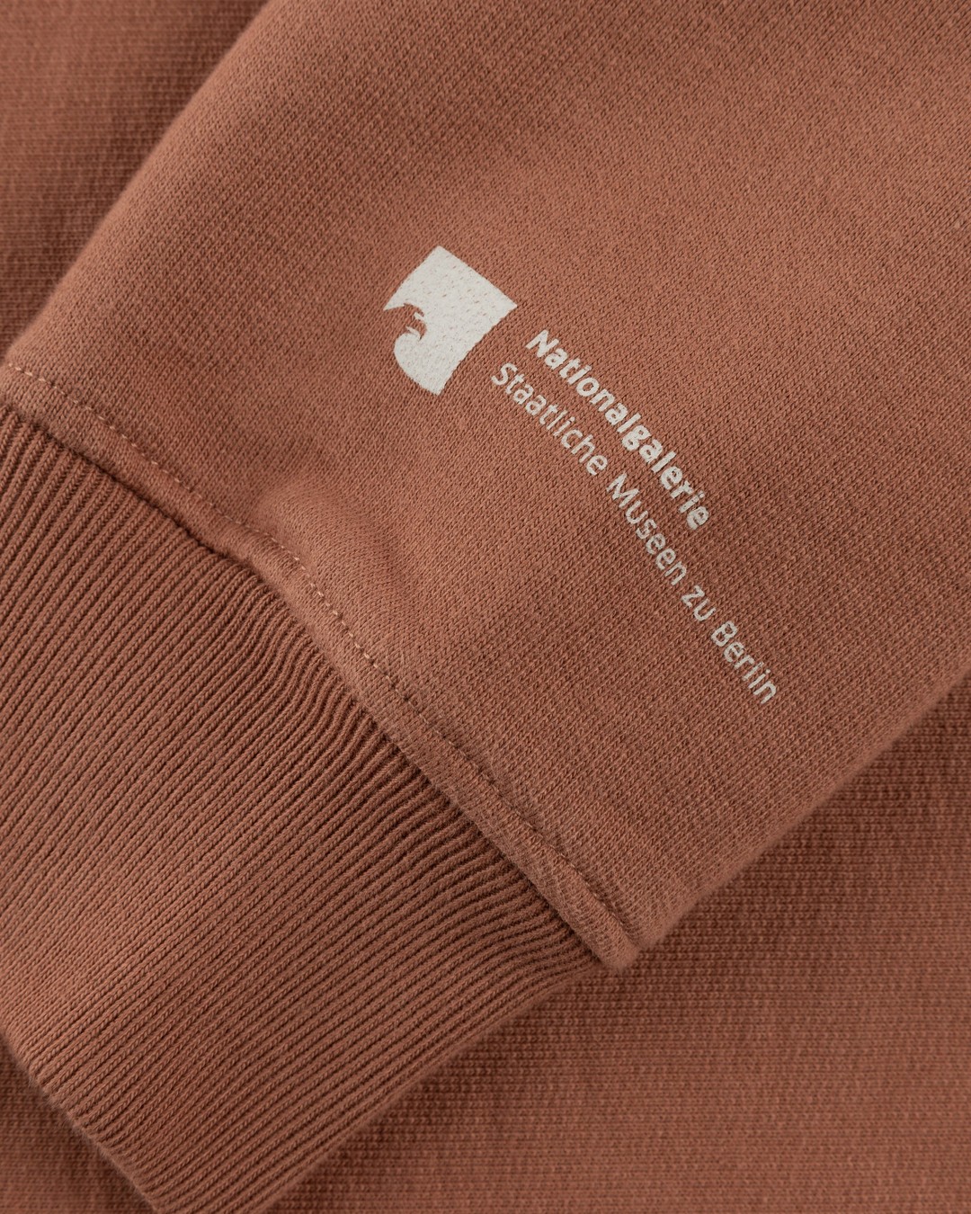 Neue Nationalgalerie x Highsnobiety – BERLIN, BERLIN 3 Crewneck Brown - Sweats - Brown - Image 7