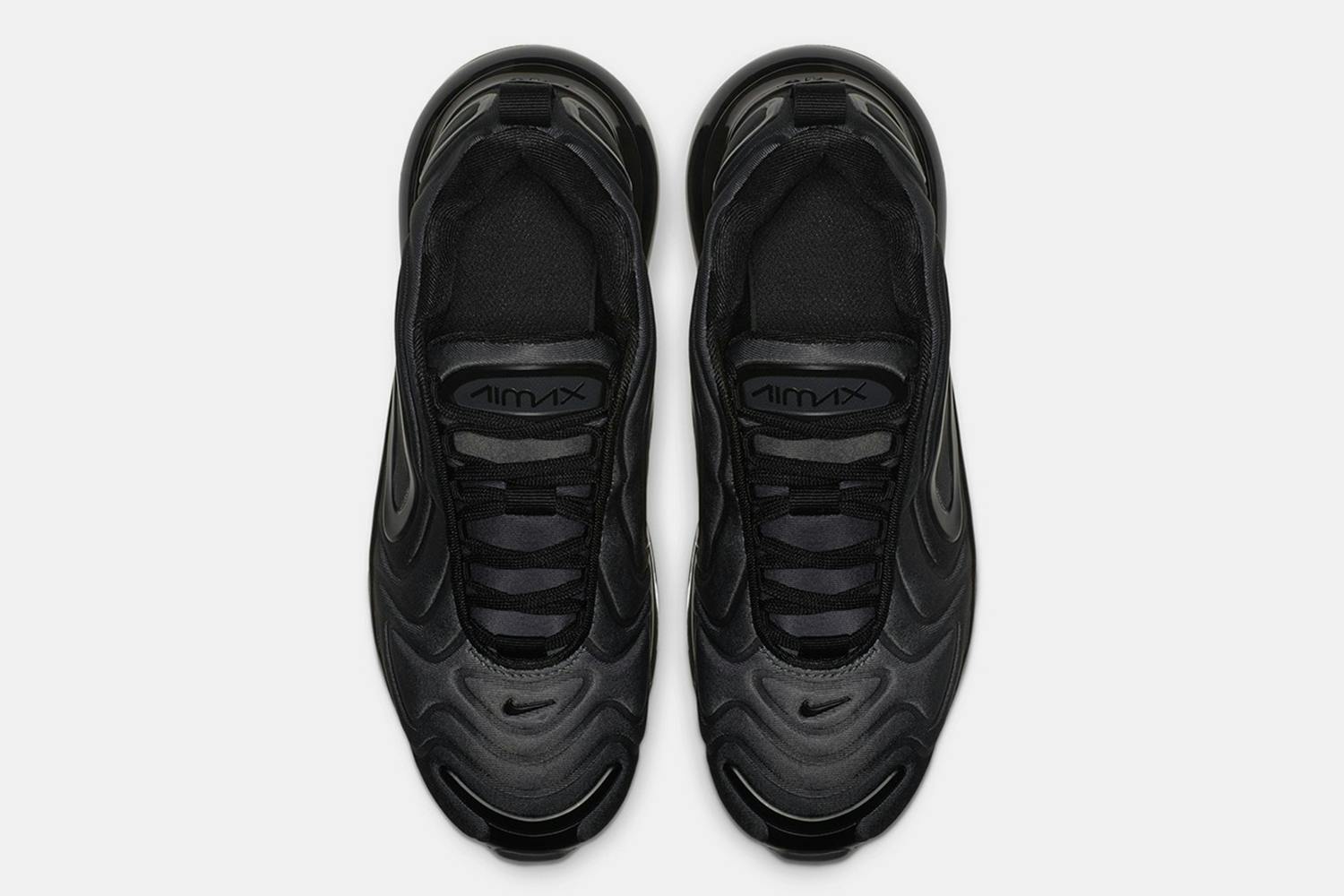 nike air max 720 triple black womens