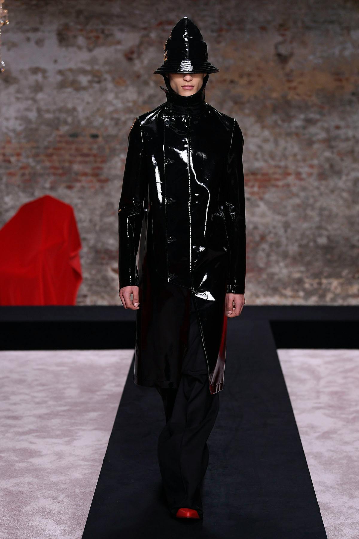 raf-simons-fw22-mens-womens-collection-50