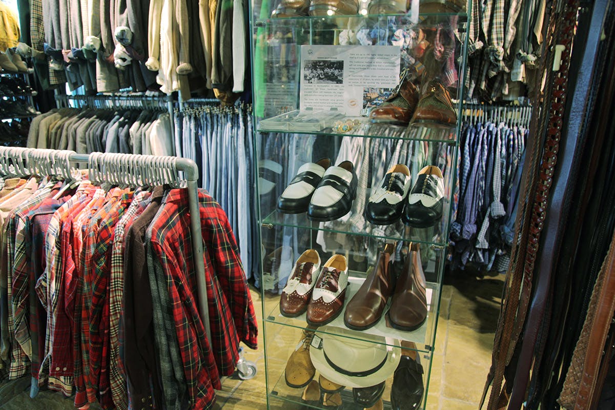wanted vintage second- hand- store