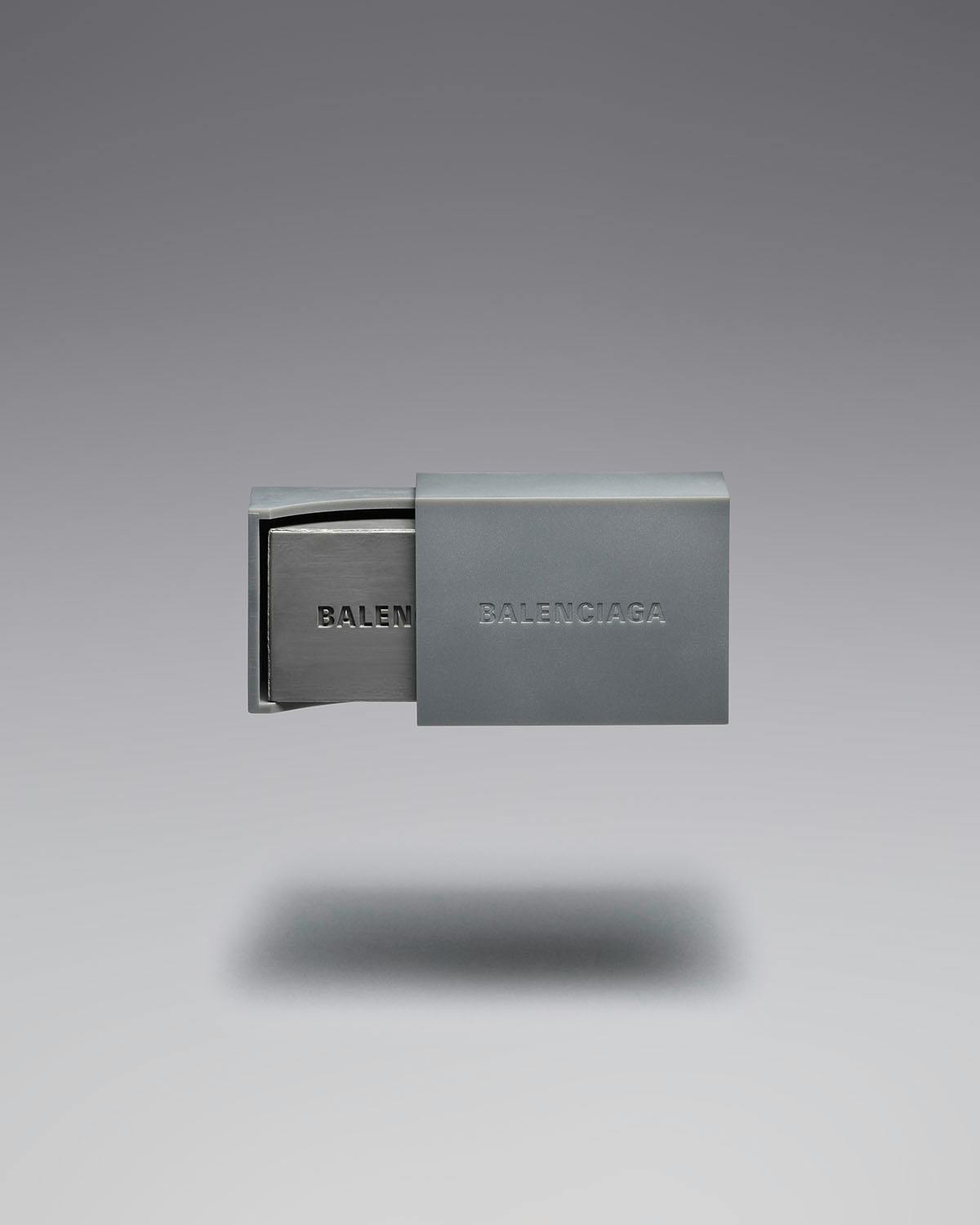 balenciaga-objects-gift-shop-13