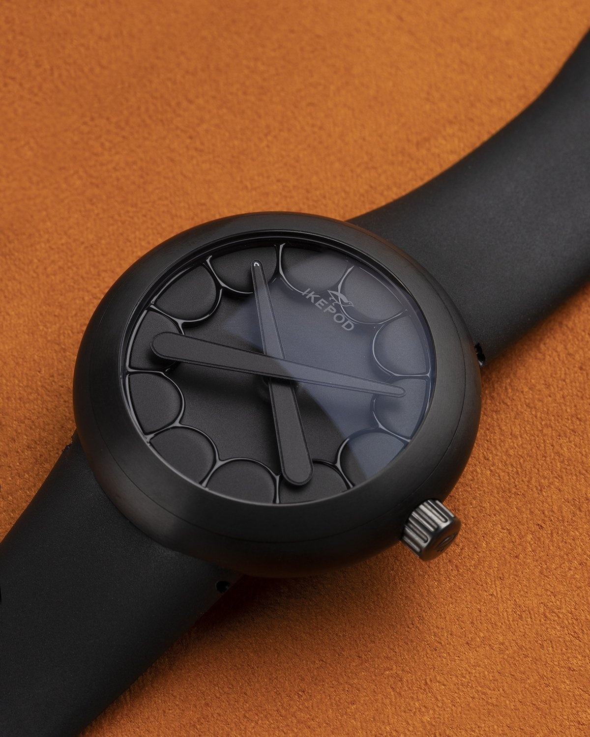 KAWS x Ikepod Horizon – Complete Set (2012 NOS) - Watches - Black - Image 13