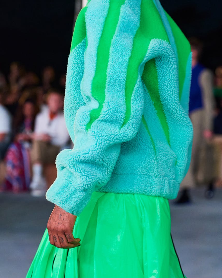 virgil-abloh-louis-vuitton-ss22-collection-details-nike (29)