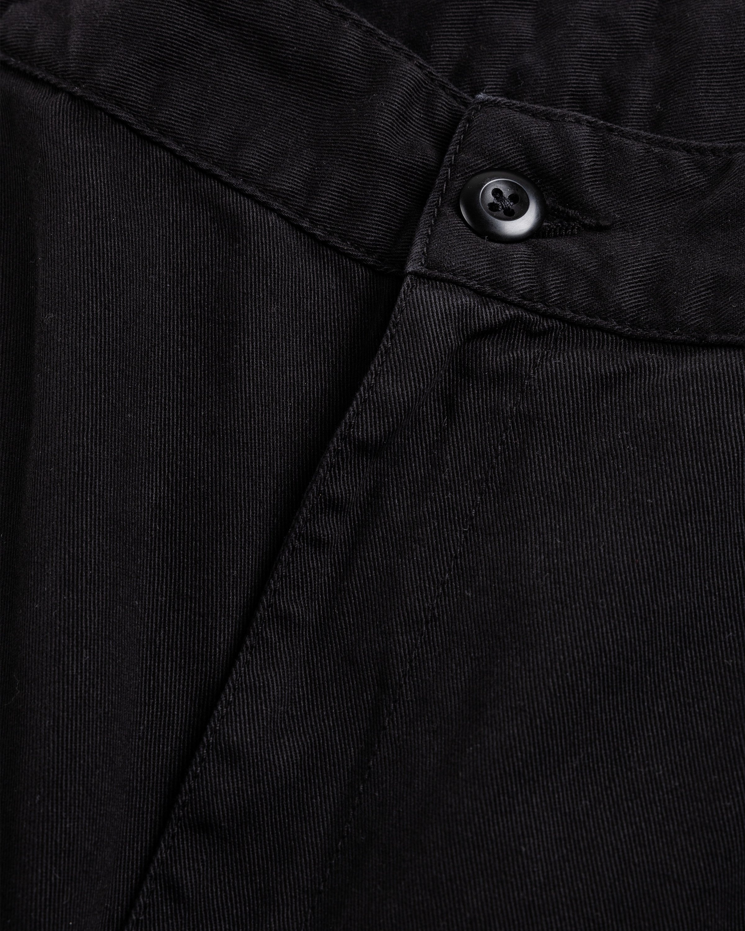 Carhartt WIP – Cole Cargo Short Black - Cargo Shorts - Black - Image 4