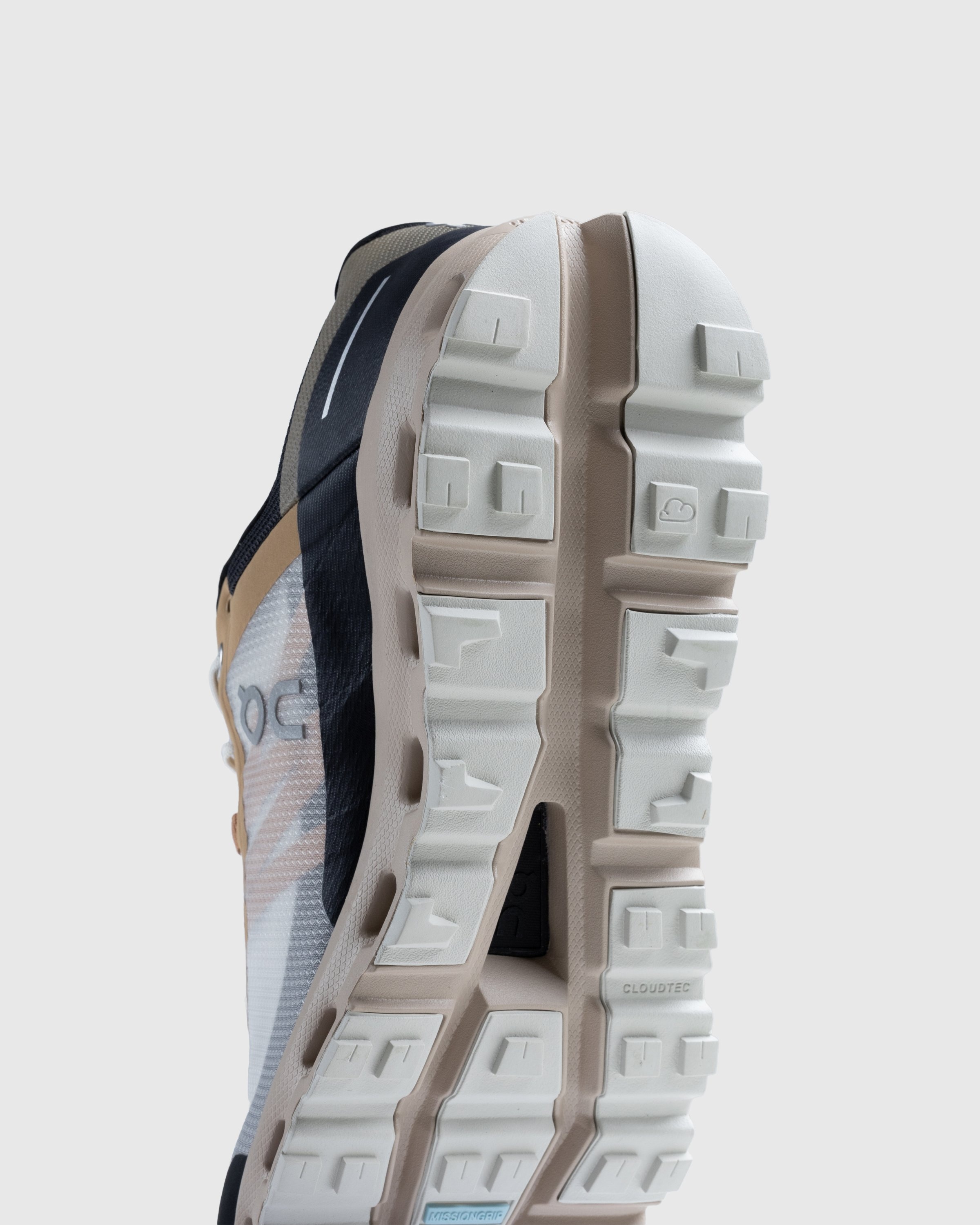 On – Cloudvista Sand Dune - Sneakers - Beige - Image 6