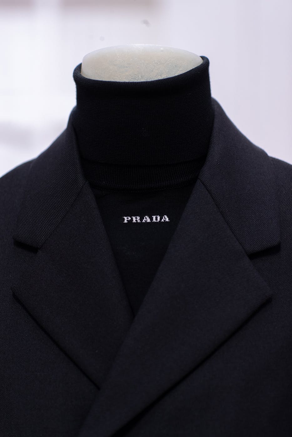 prada-ss23-jeff-goldblum-sneakers-bags-collection- (28)