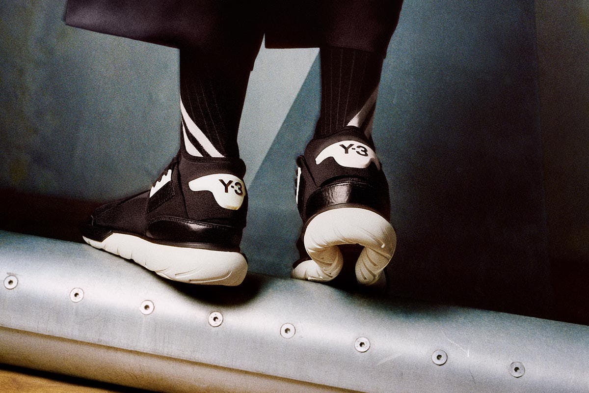 y3-adidas_0003_+H23600-H23600_Y-3_HLD_Y-3_QASA_HIGH_B35673_IMAGE_NO_03_CROP_16X9-1018228