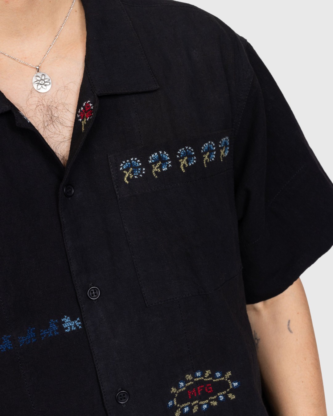 Story mfg. – Greetings Shirt Sampler Black - Shirts - Black - Image 4