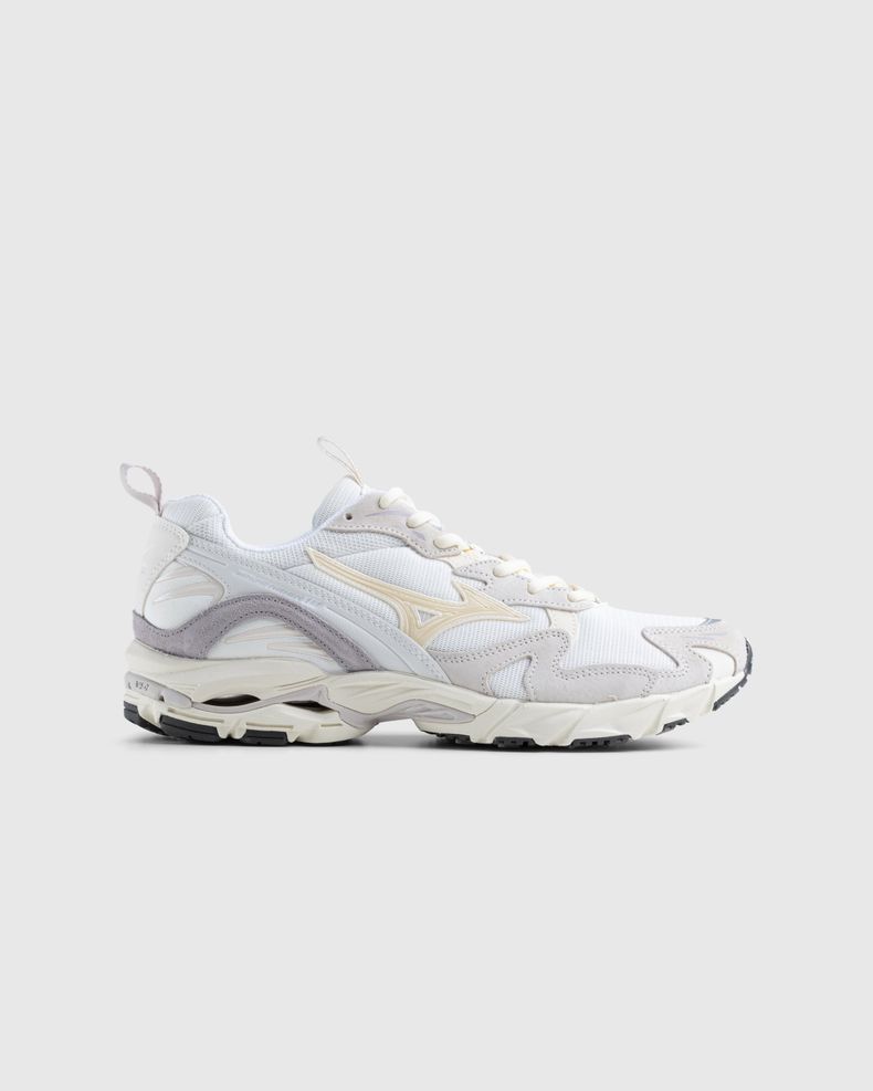 Mizuno x Sorayama – Wave Prophecy White/Gold | Highsnobiety Shop