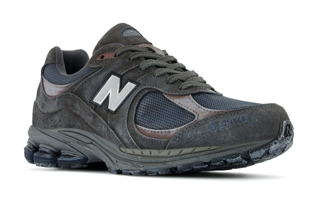 34％割引ブラック系,30cm大流行中！ New Balance M2002R GORE-TEX M2002RX即発送 スニーカー 靴ブラック