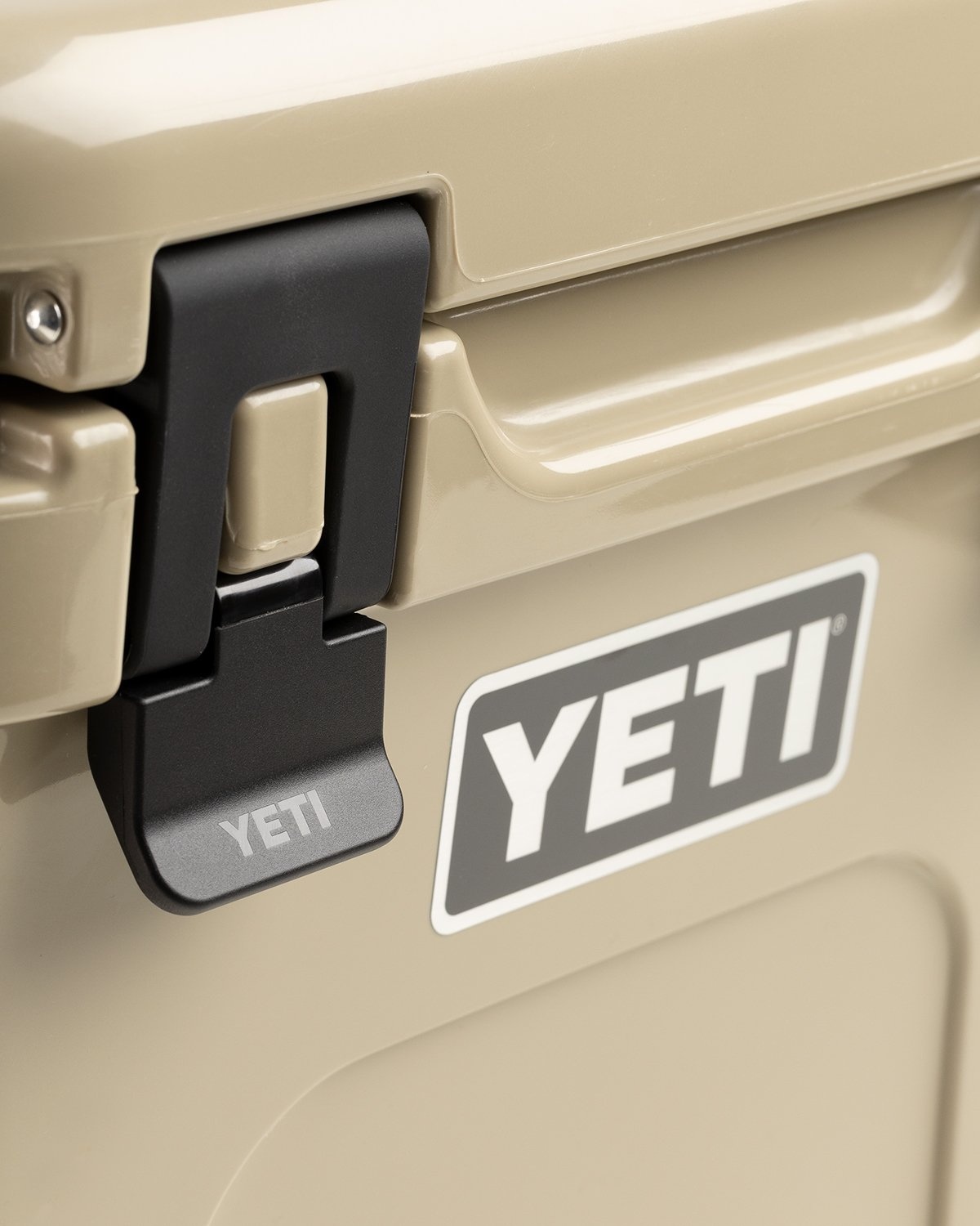 Yeti Roadie 24 Cooler (Tan)