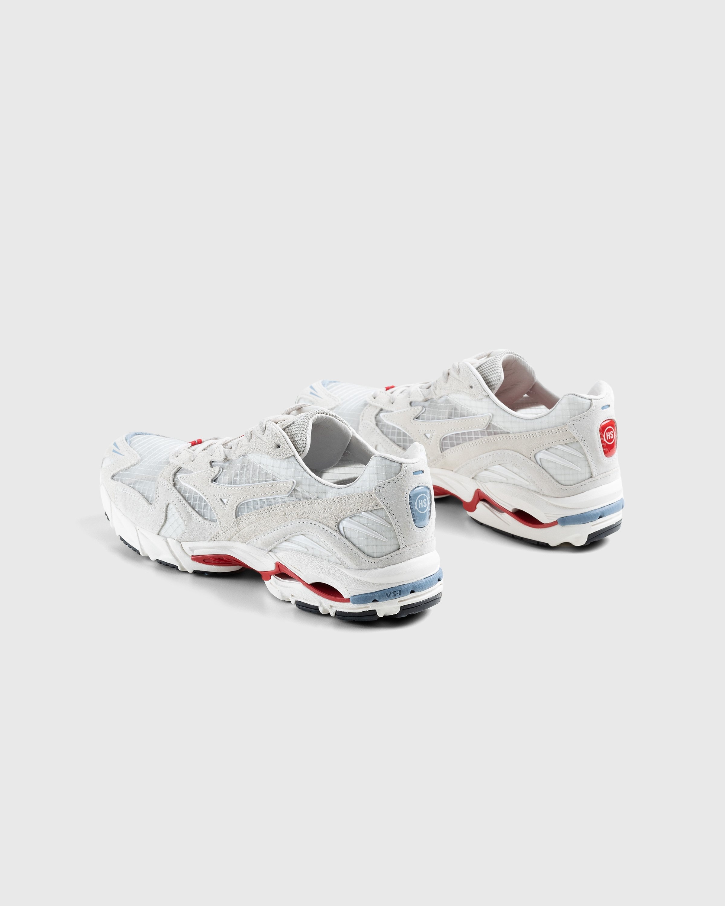 Mizuno x Highsnobiety – Wave Rider 10 White/Red - Low Top Sneakers - Grey - Image 4