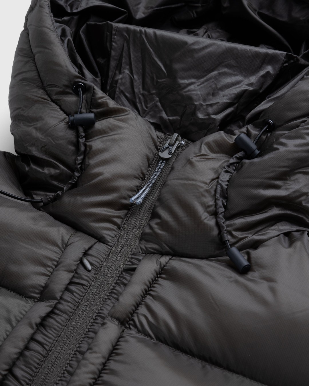 ROA – Heavy Down Jacket Olive - Outerwear - Green - Image 6