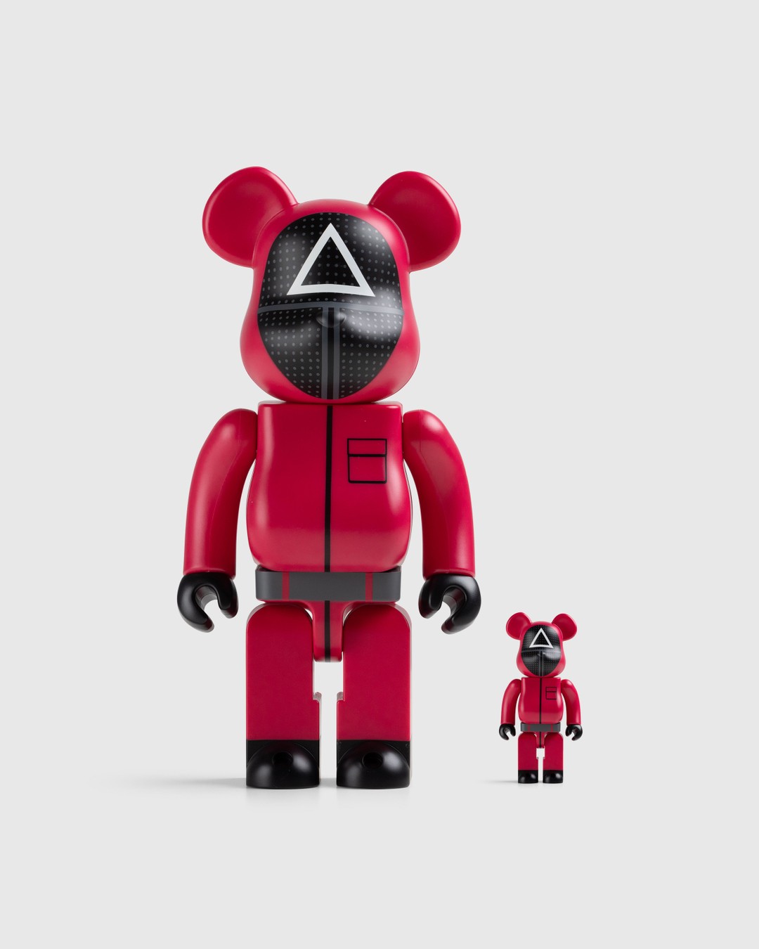 Medicom – Be@rbrick Squid Game Guard △ 100% & 400% Set Multi - Art & Collectibles - Multi - Image 1