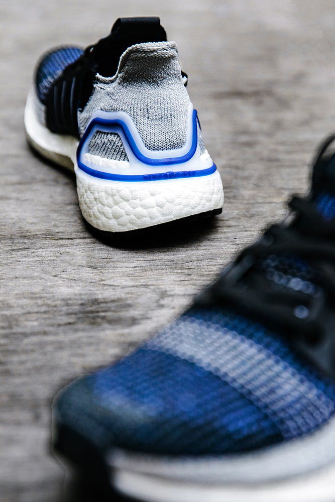 tocino Advertencia Contabilidad Win This Super Rare Ultraboost 19 "Friends & Family" Colorway