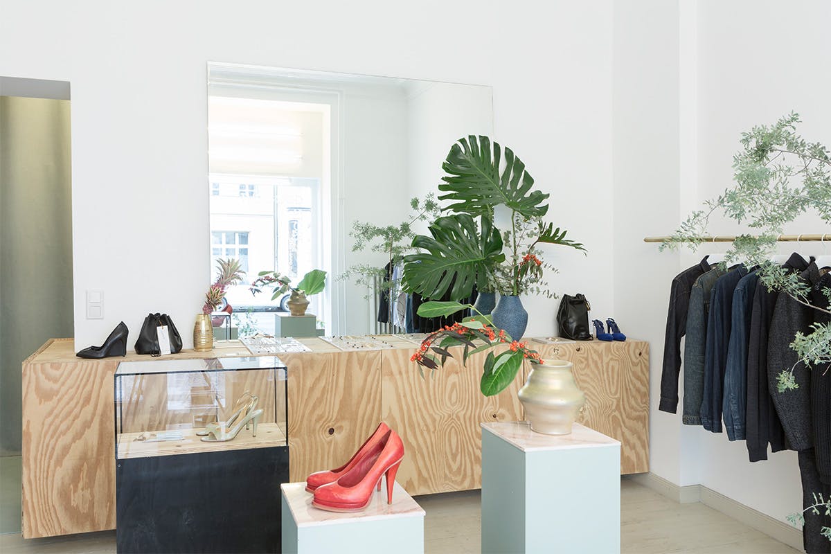 best vintage stores berlin AMEX american express platinum fashion