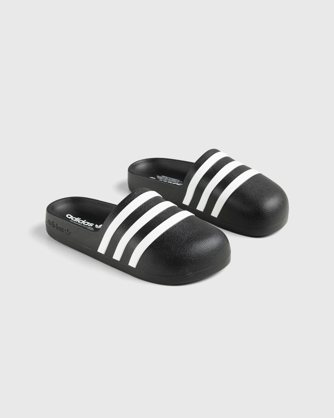 adilette black