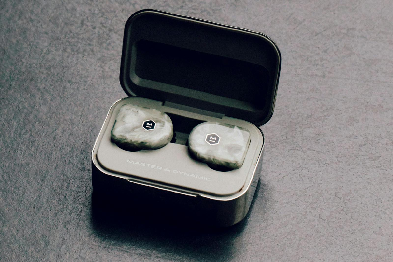 wireless earbuds review image