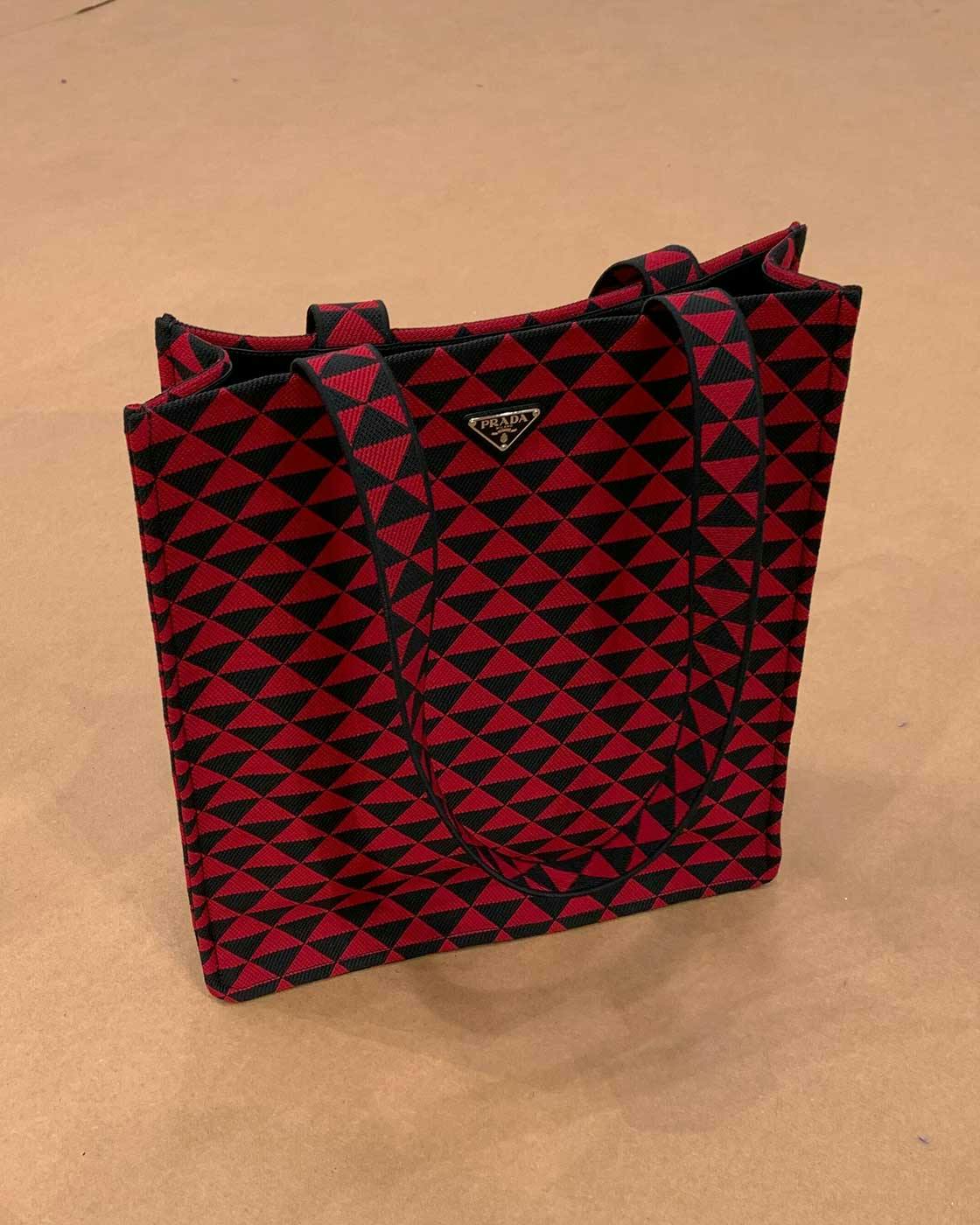 prada-ss23-jeff-goldblum-sneakers-bags (8)