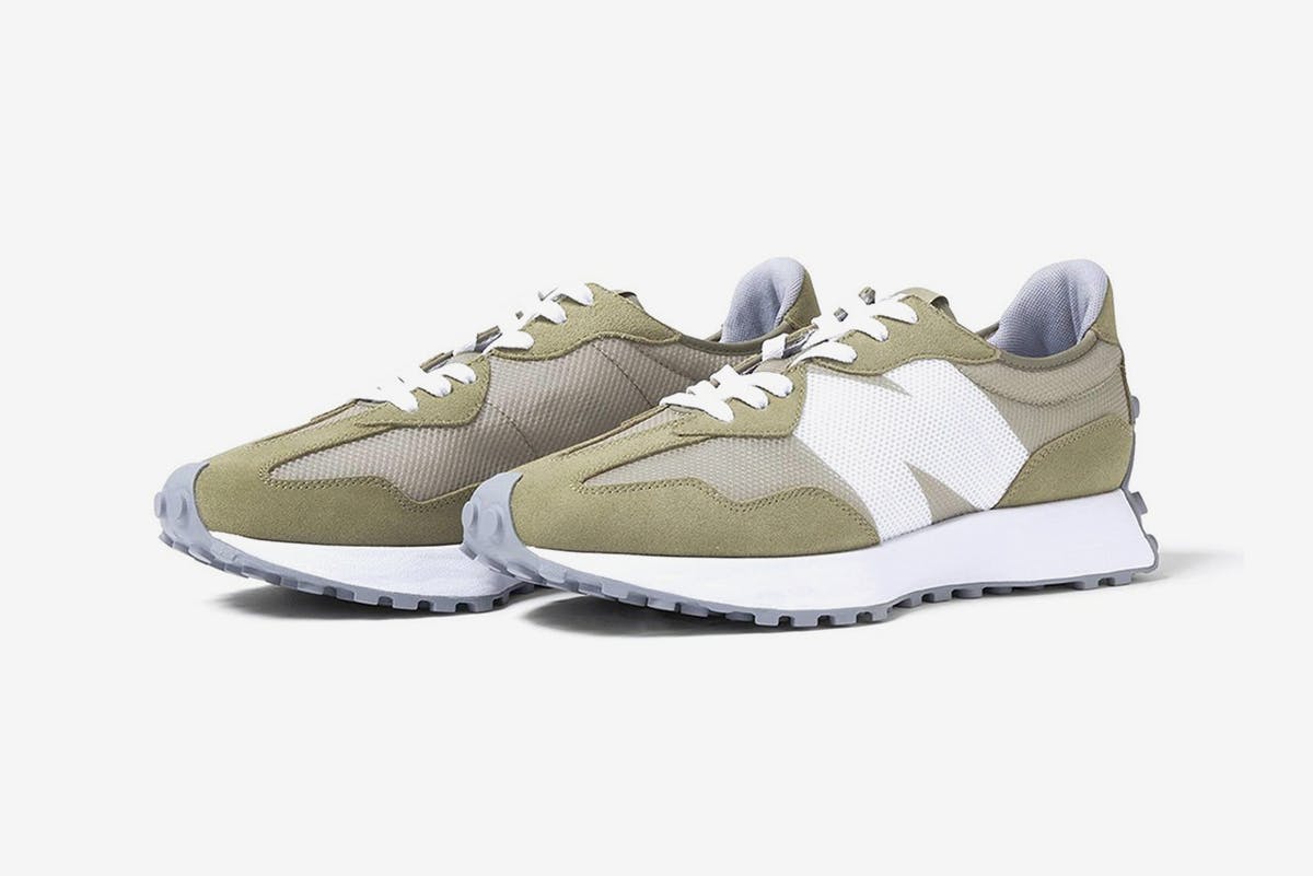 daily-sneaker-roundup-4-30-2021-2-01