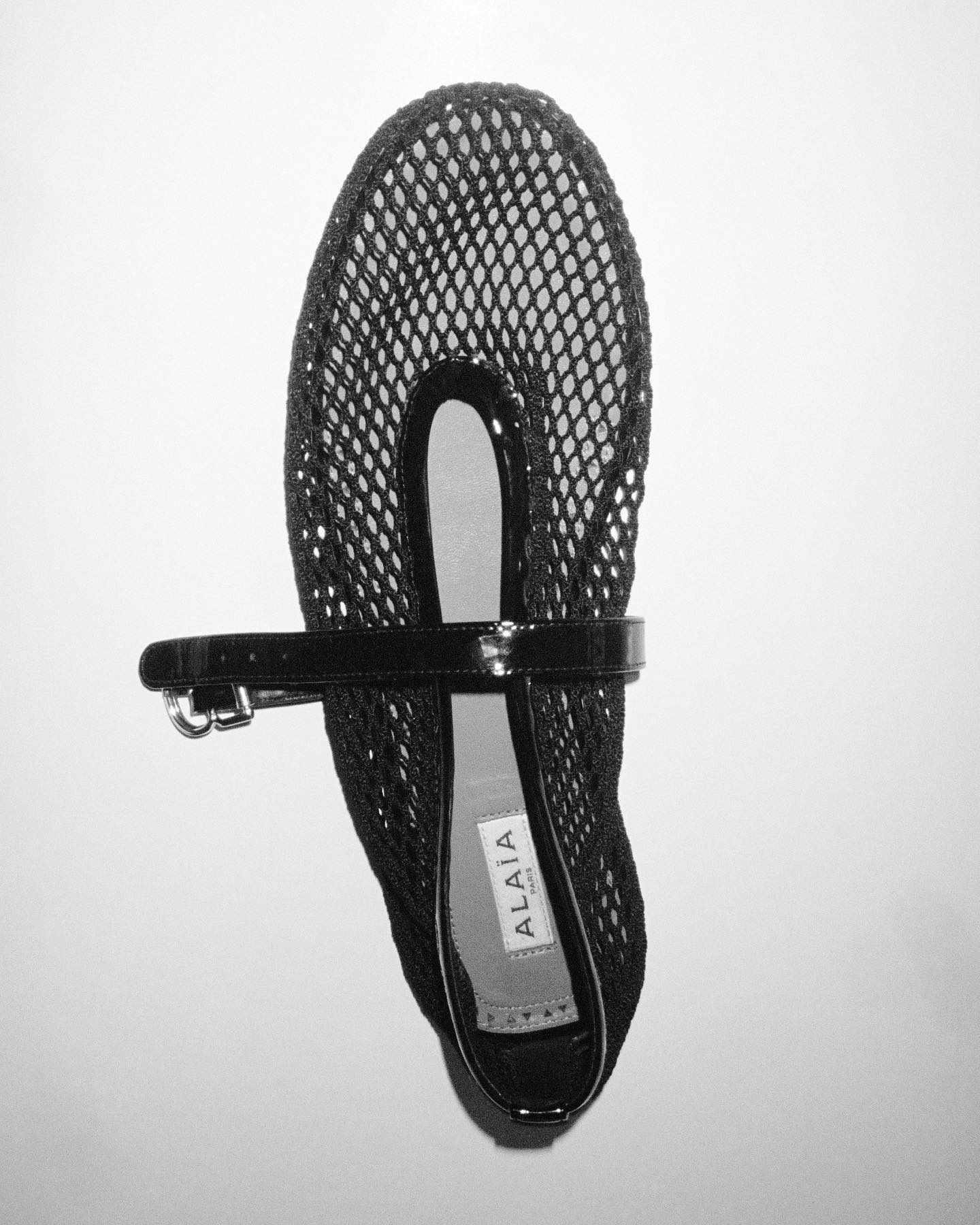 feet-shoe-sock-trend-2023- (11)