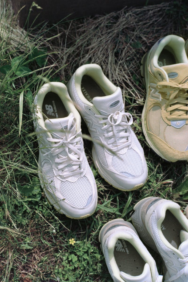 auralee-ss22-collection-new-balance-2002r (4)