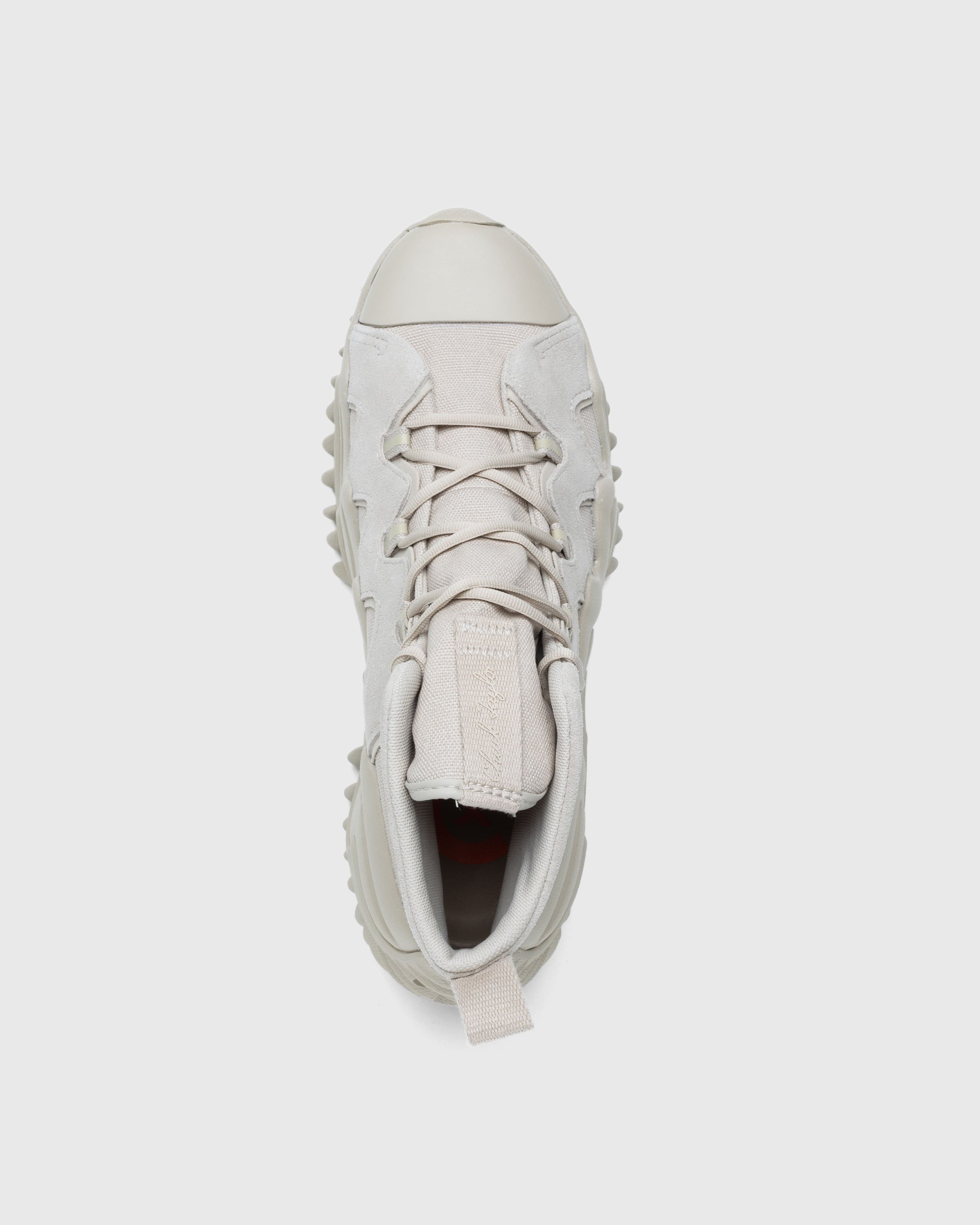 Adidas hotsell y converse