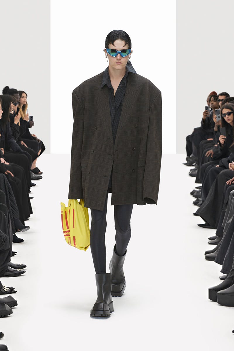 balenciaga-spring-2022-08