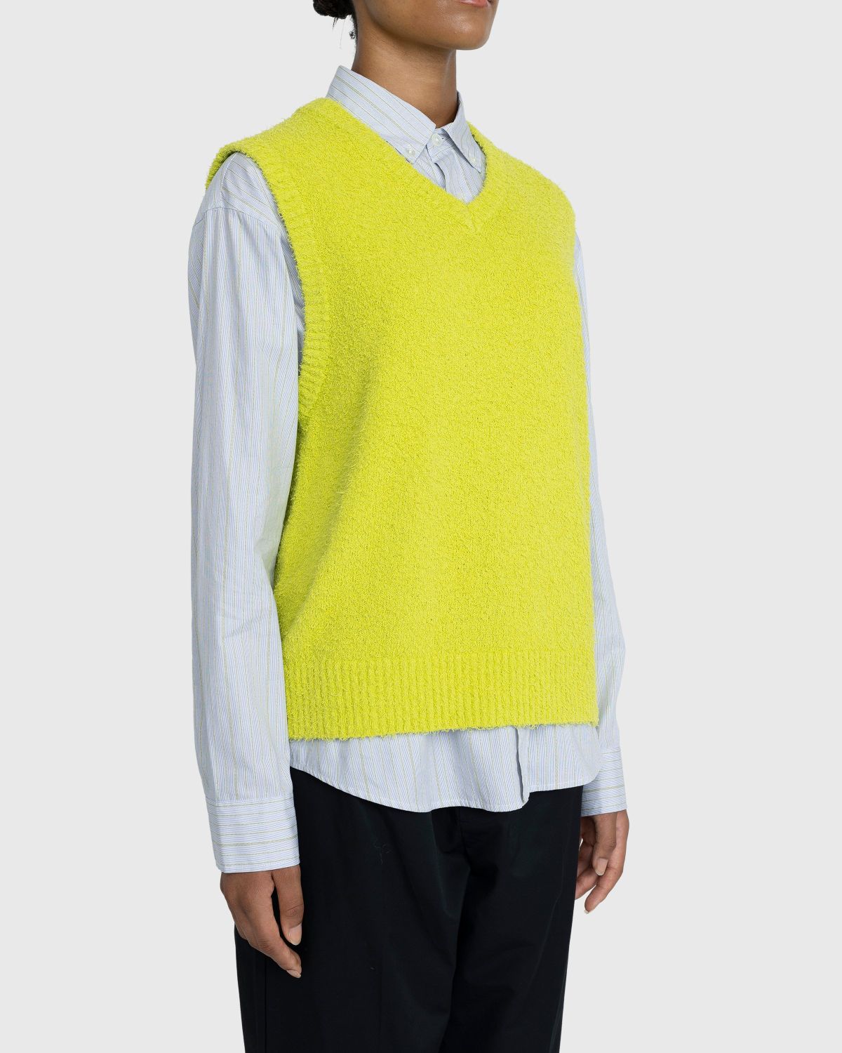 Highsnobiety – V-Neck Sweater Vest Yellow - Gilets - Yellow - Image 4