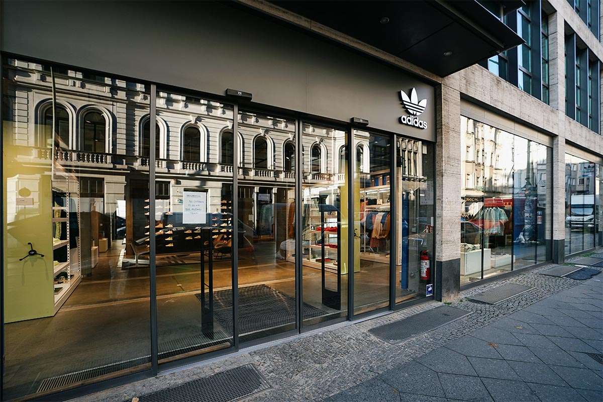 Schots Explosieven Neerduwen adidas Originals' Redesigned Berlin Flagship Doubles as a Gallery