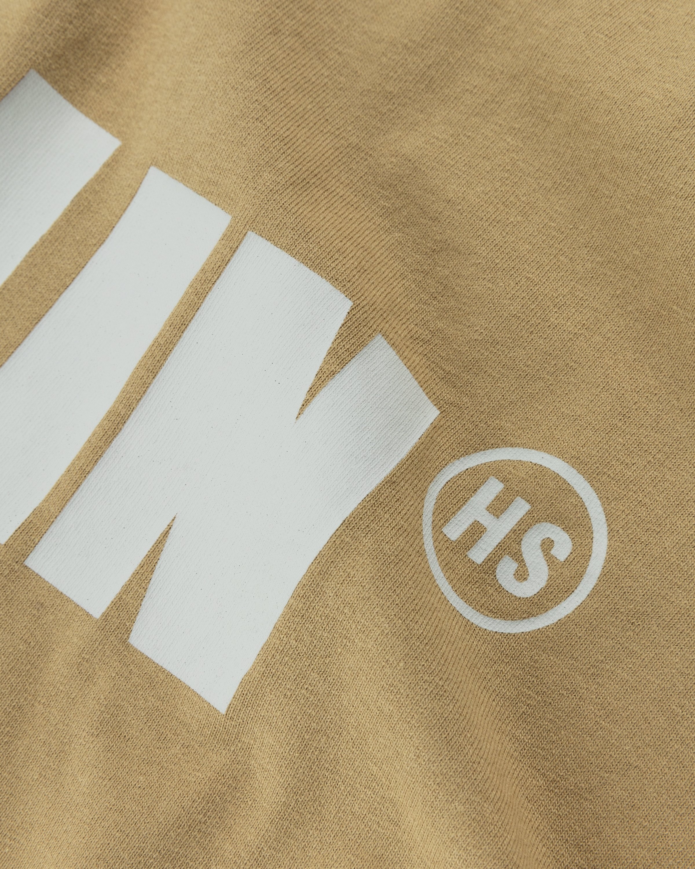 Highsnobiety – BERLIN, BERLIN 3 T-Shirt Military Green - Tops - Beige - Image 3