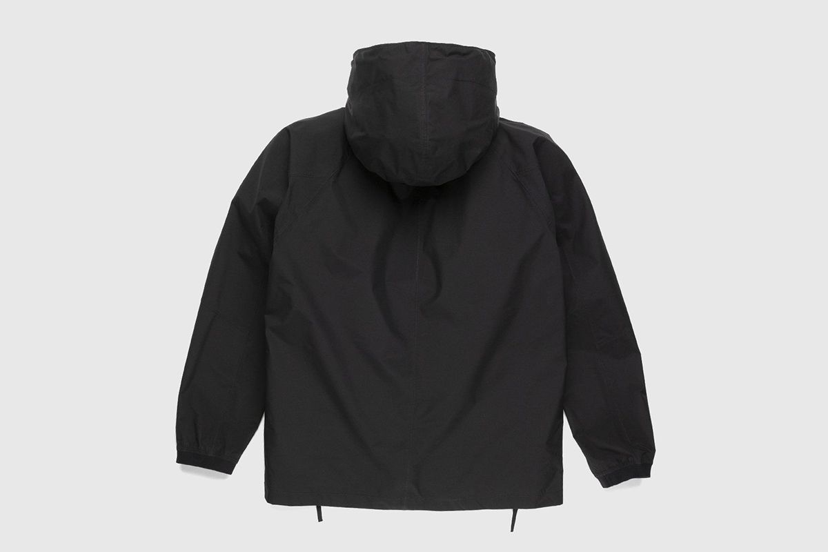 Stone Island Launches a 3-in-1 Ripstop GORE-TEX Anorak for SS22 Stone Island Launches a 3-in-1 Ripstop GORE-TEX Anorak for SS22