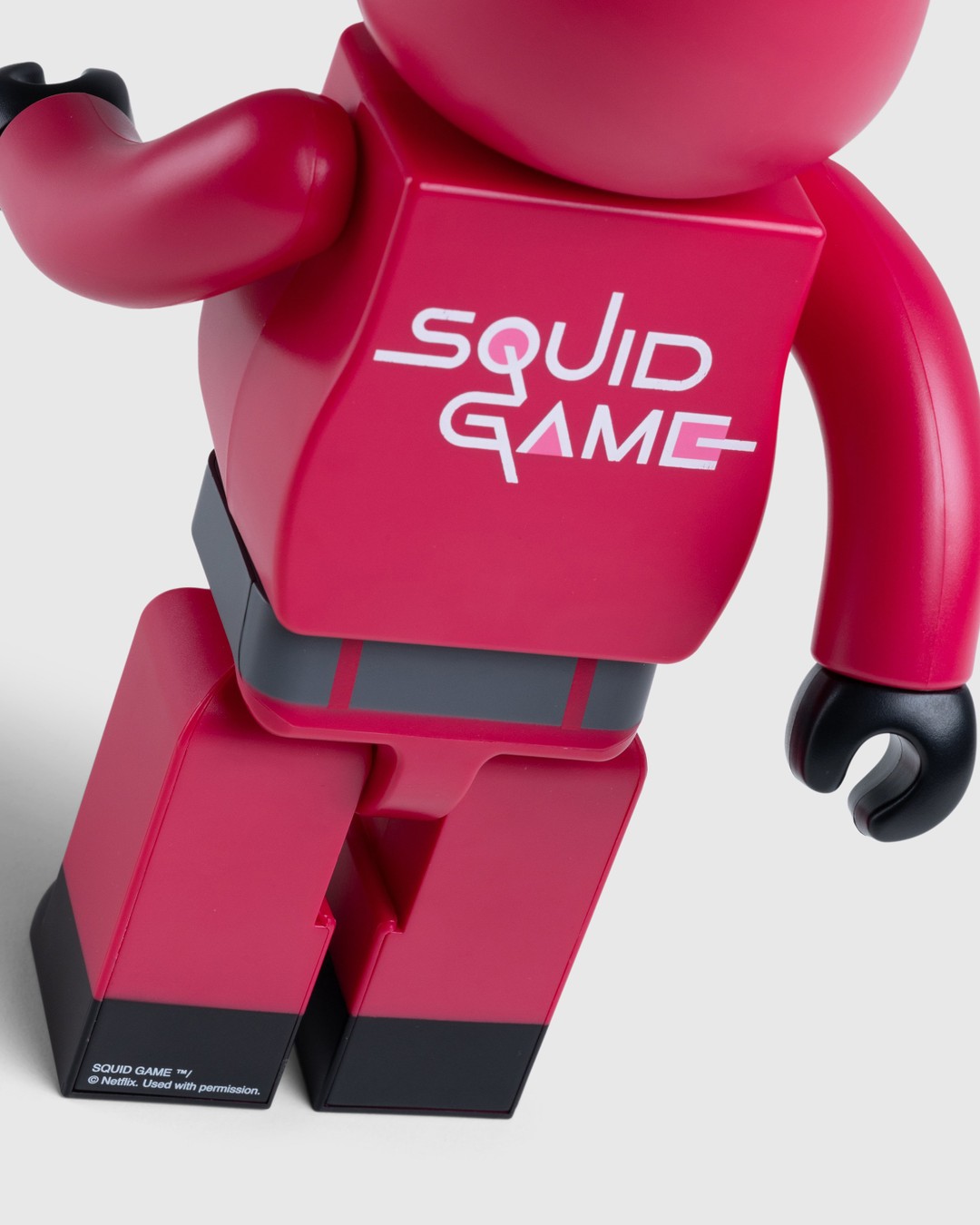 Medicom – Be@rbrick Squid Game Guard △ 100% & 400% Set Multi - Art & Collectibles - Multi - Image 5