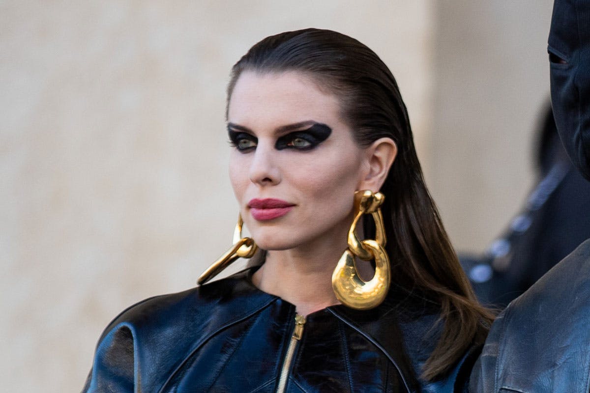 julia-fox-eye-makeup-trend-01