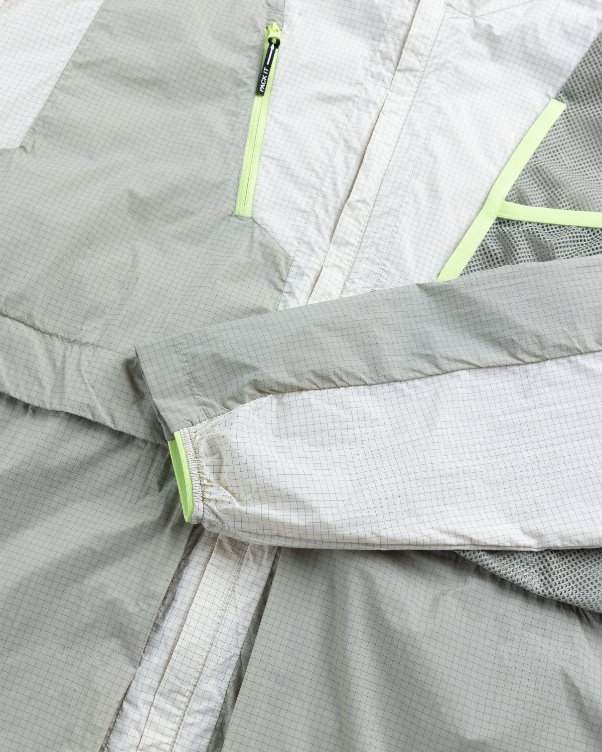 Adidas – U Voyager Light Windbreaker Aluminum/Feather Grey - Outerwear - Beige - Image 5